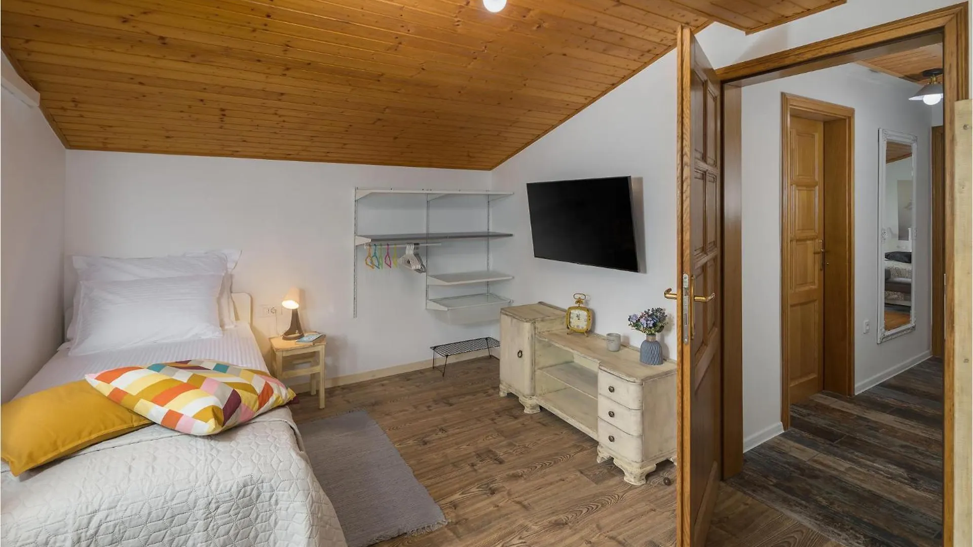 Gorgeous Home In Rakotule With Kitchen Vikendica