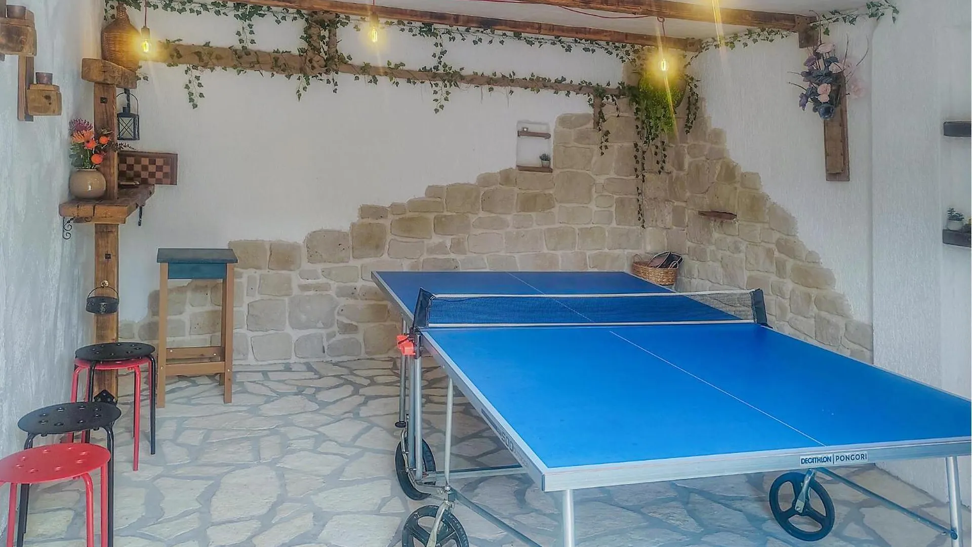 Gorgeous Home In Rakotule With Kitchen 0*,